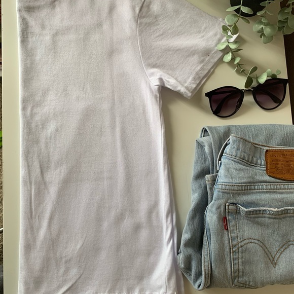 FRIENDS collectors item. Brand new, untouched. Tags attached. - Picture 3 of 4